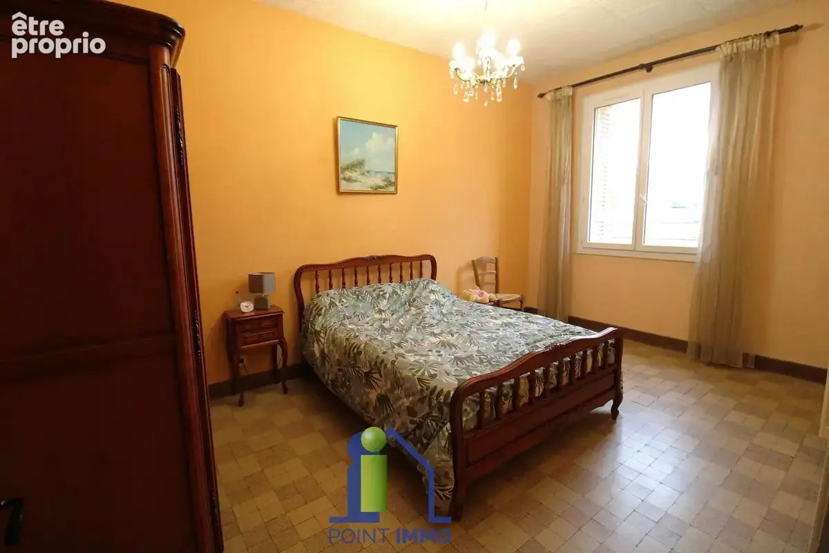 Appartement T3 avec balcons secteur Hôtel de Ville - 13002 Marseille - photo 12