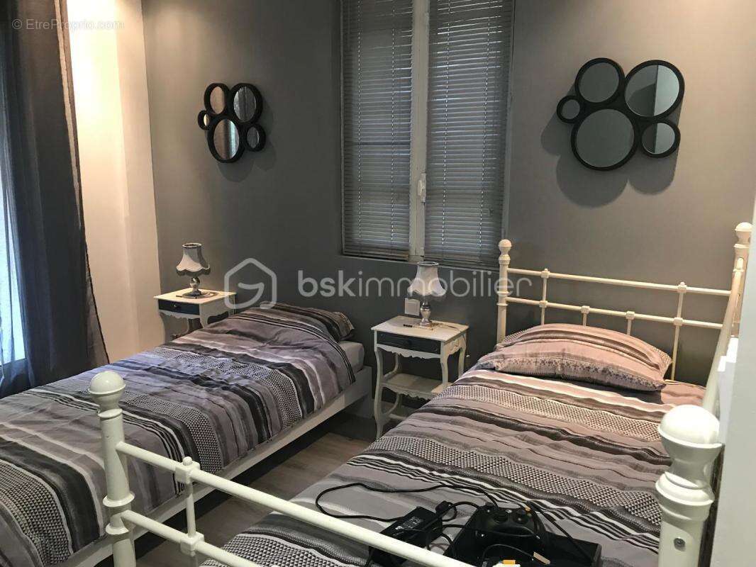 Villa 214 m² + 30 m² à aménager - 6 chambres + bureau - Piscine - photo 8