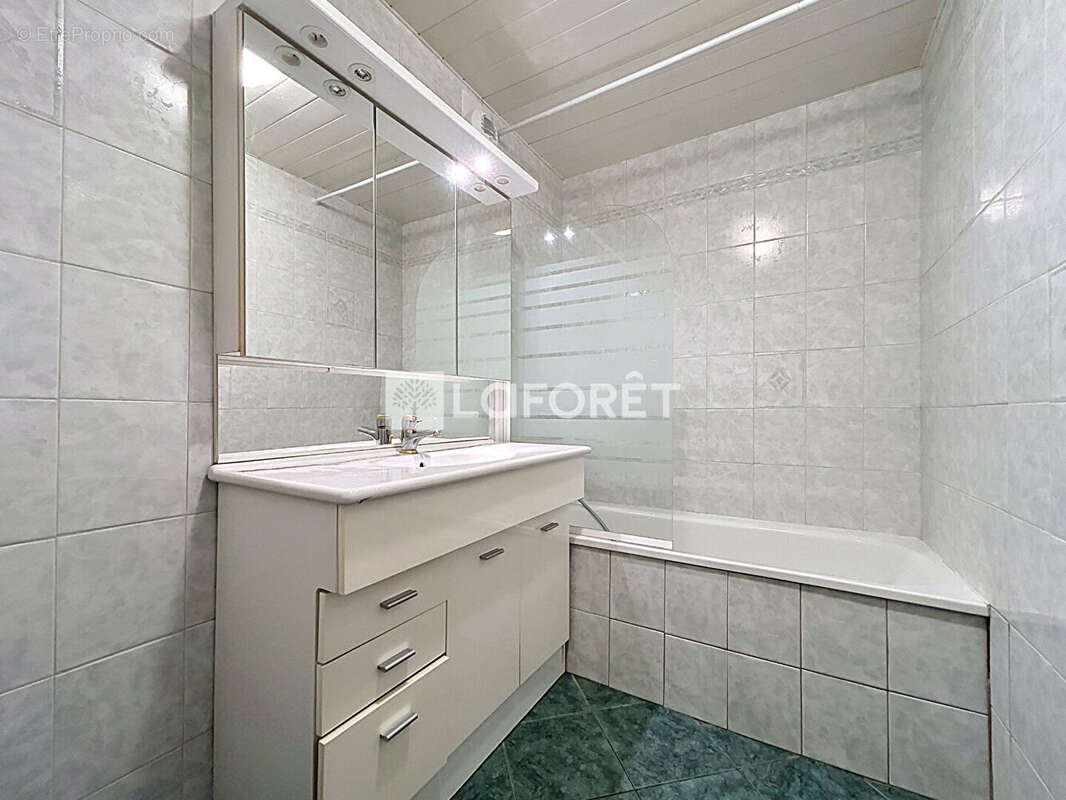 Appartement à VERNEUIL-SUR-SEINE