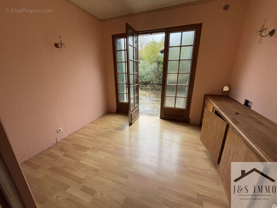 Maison à CHASSENEUIL-SUR-BONNIEURE