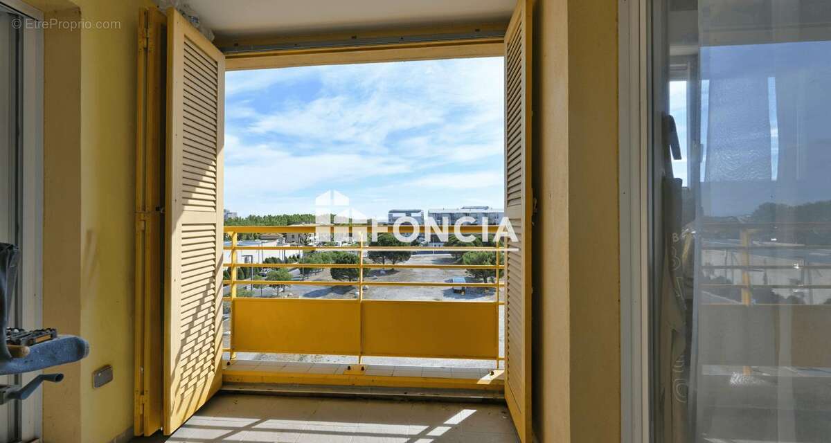 Appartement à PORT-SAINT-LOUIS-DU-RHONE