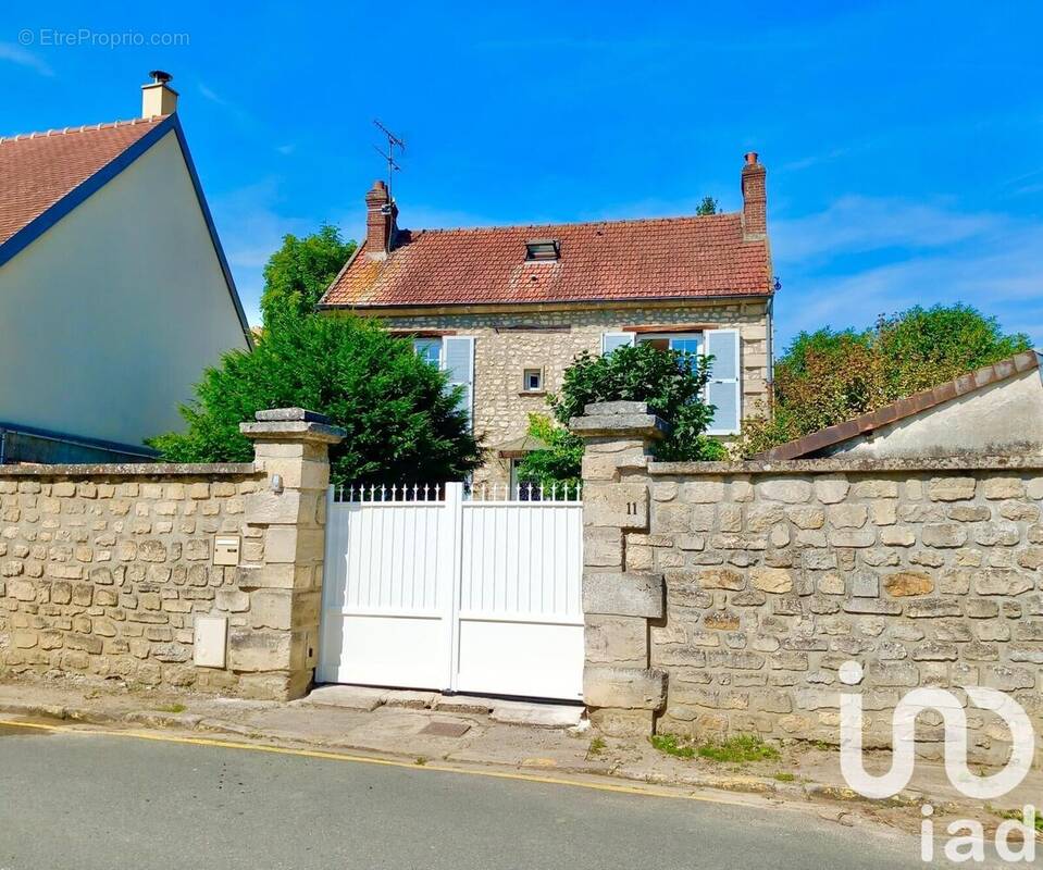 Photo 1 - Maison à VALLANGOUJARD