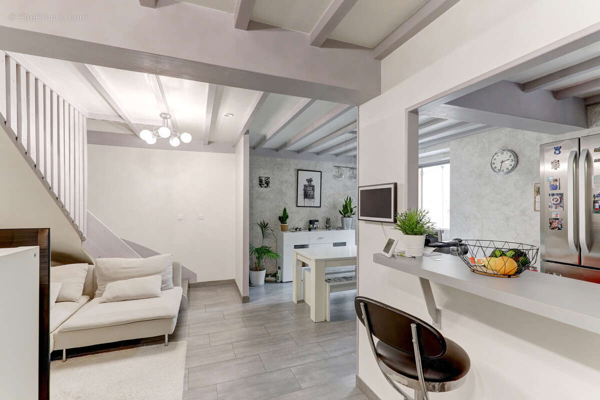 Maison à LA ROCHE-BLANCHE