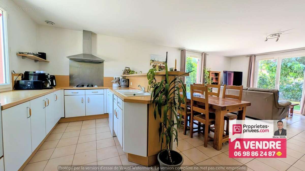 RARE VILLA DE PLAIN-PIED avec piscine et garage à 15 mn de Mandelieu ! - photo 9