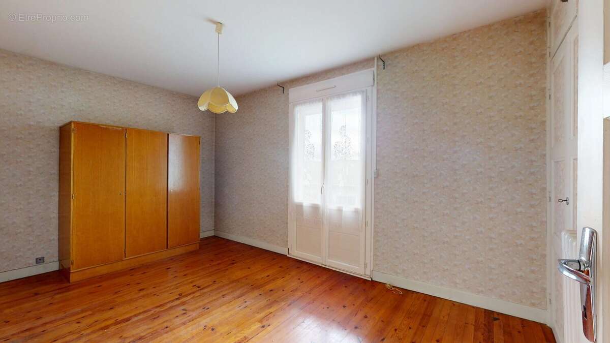 Maison à AMBARES-ET-LAGRAVE