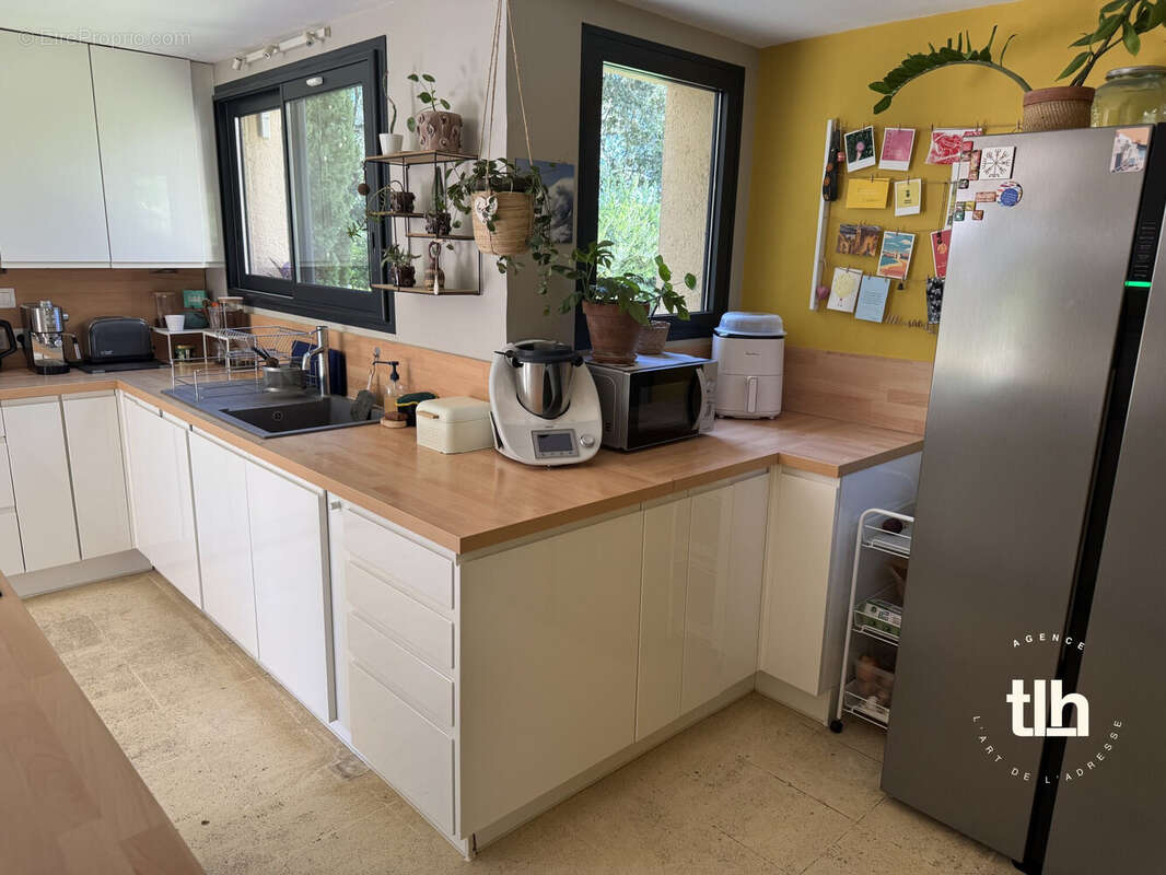 Maison 202 m² à Saint-Genies-Des-Mourgues  - photo 9