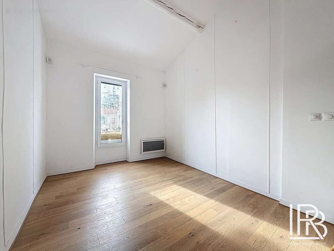 Appartement à MARSEILLE-6E