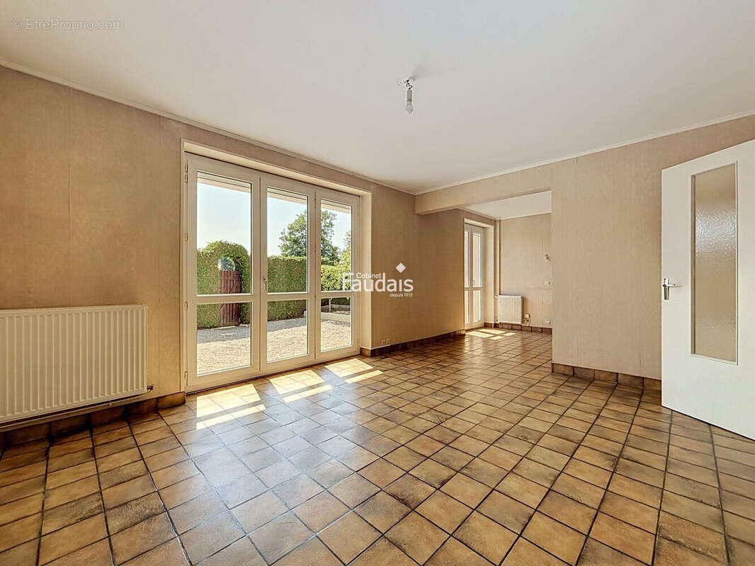 Maison 100 m² à Saint-Lo  - photo 3