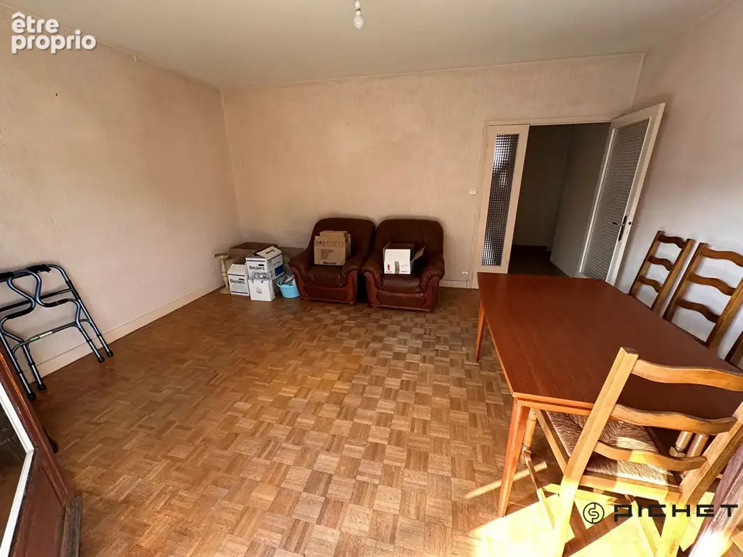 Appartement à rafraichir dans résidence recherchée / Garage et 2 balcons - photo 14