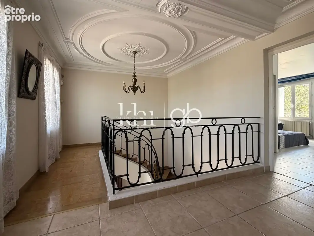 Maison familiale 272 m2 à JUVIGNAC (34990) - 5 chambres, piscine et garage - photo 8