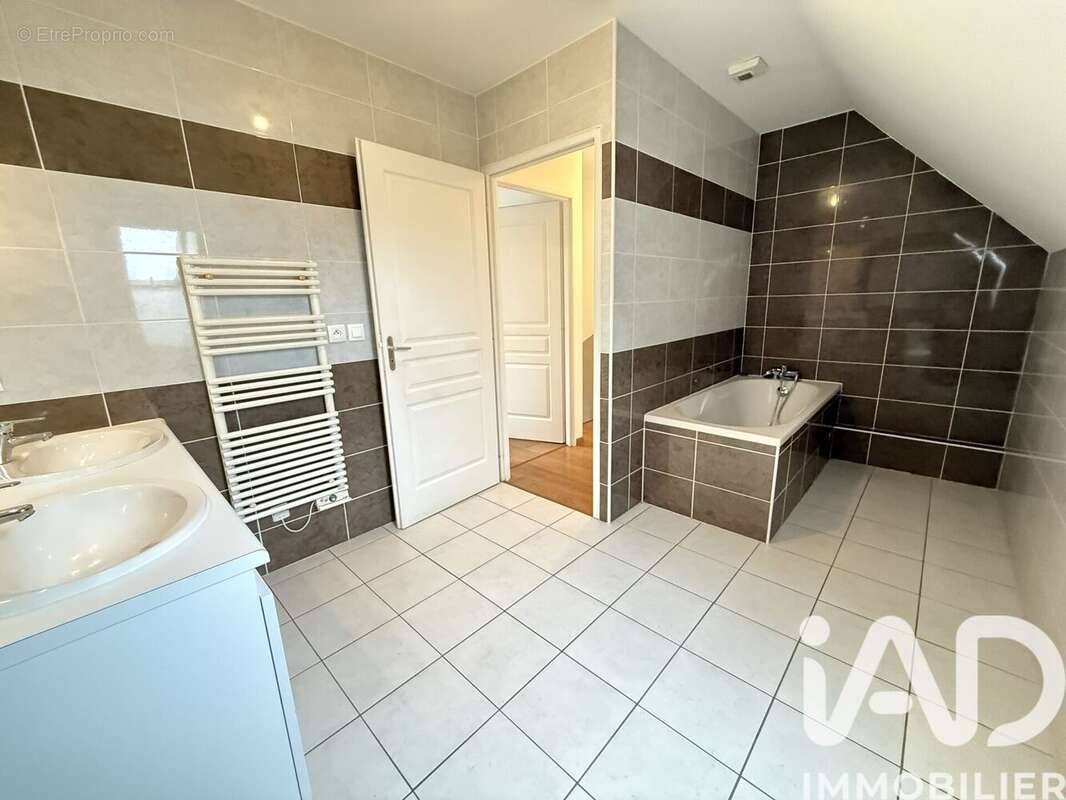 Maison 90 m² à La Grande-Paroisse  - photo 9