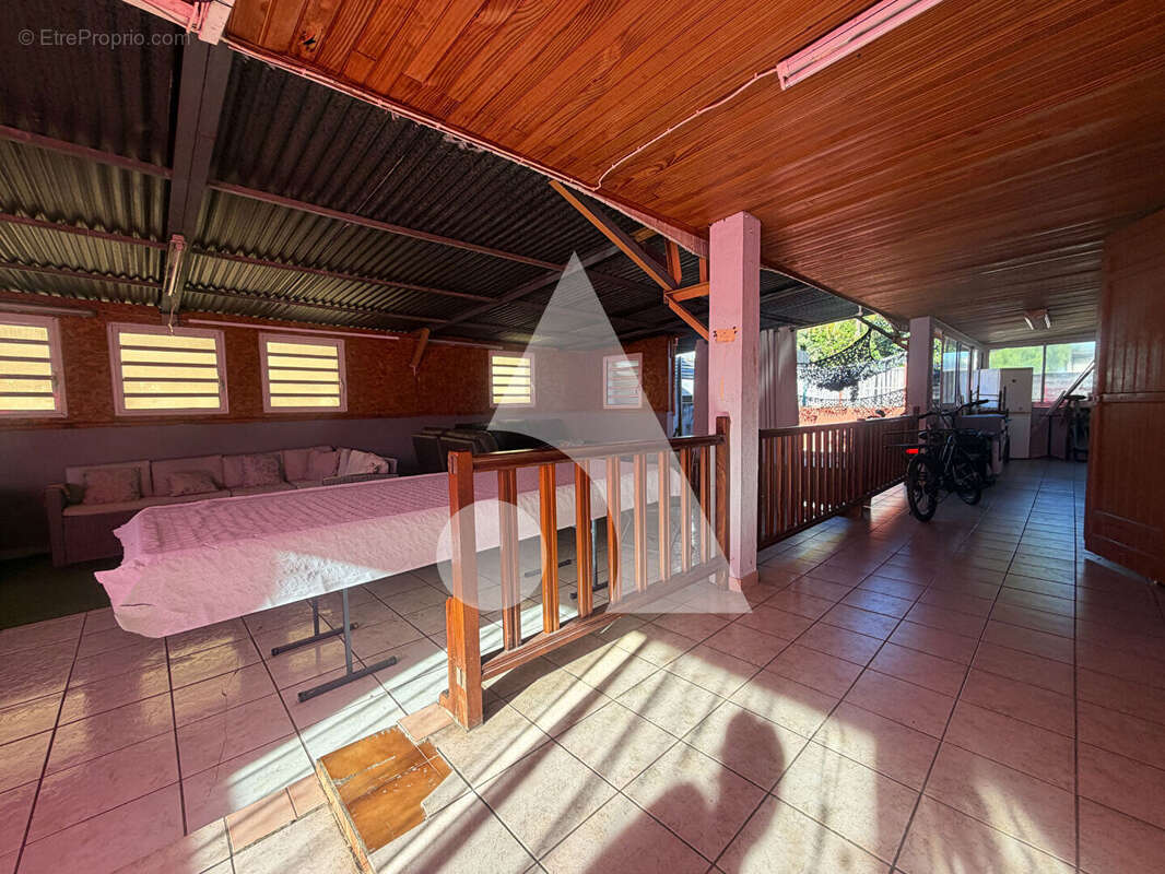 En exclusivité ! Maison F6 fort potentiel sur plus de 660m² à la Ravine des Cabris - photo 9