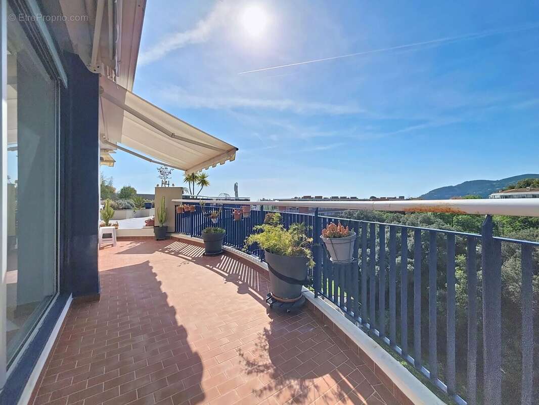Appartement à MANDELIEU-LA-NAPOULE