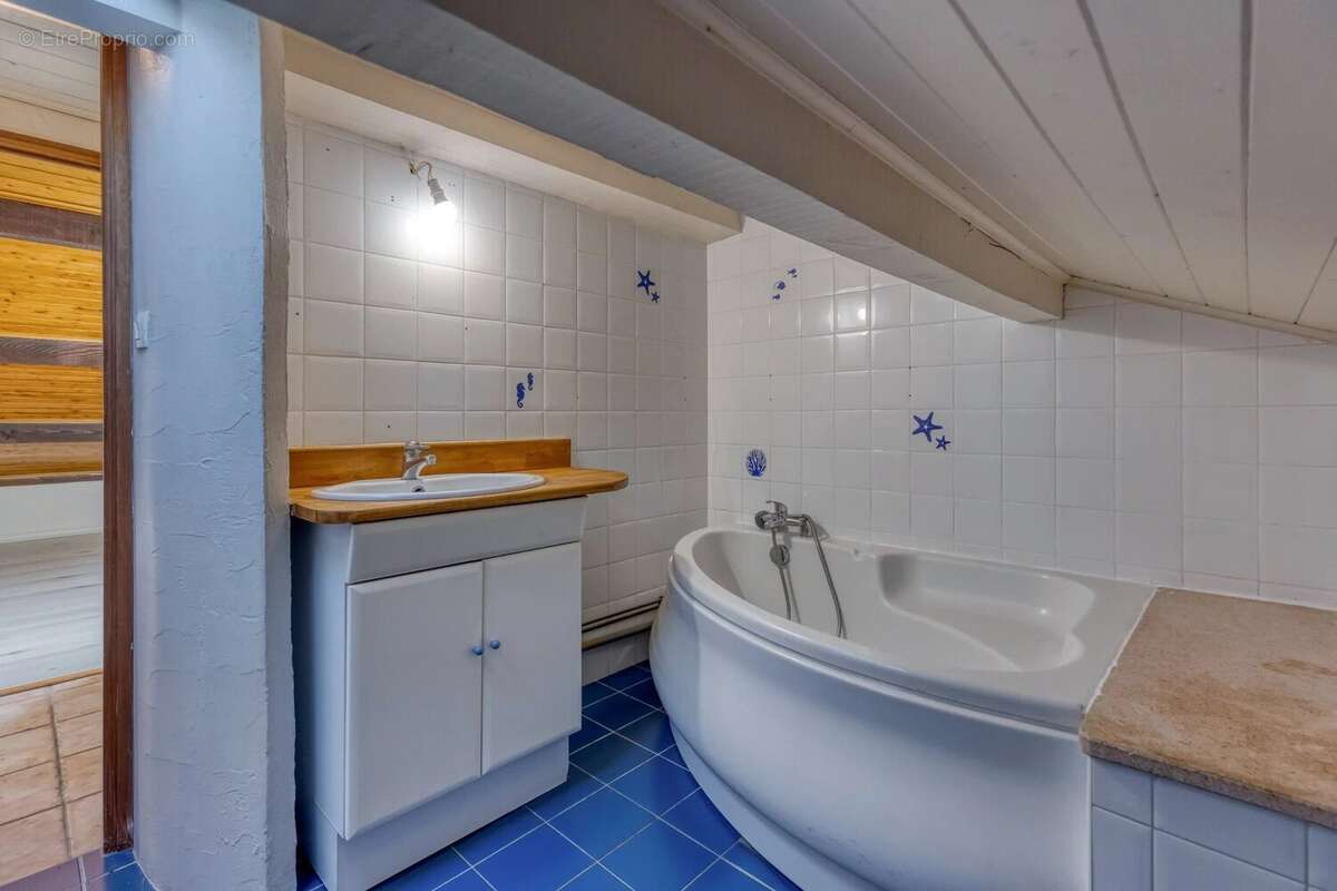 Maison à ECHIROLLES