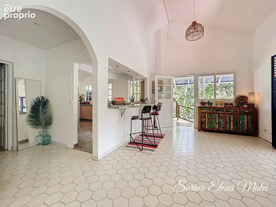 Maison avec piscine au cœur d’un écrin tropical - 5 pièces PETIT BOURG (971) - photo 7