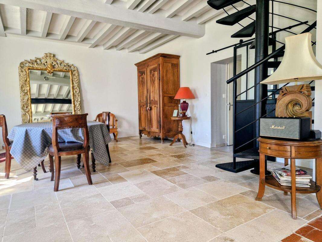 Maison à LONGUE-JUMELLES