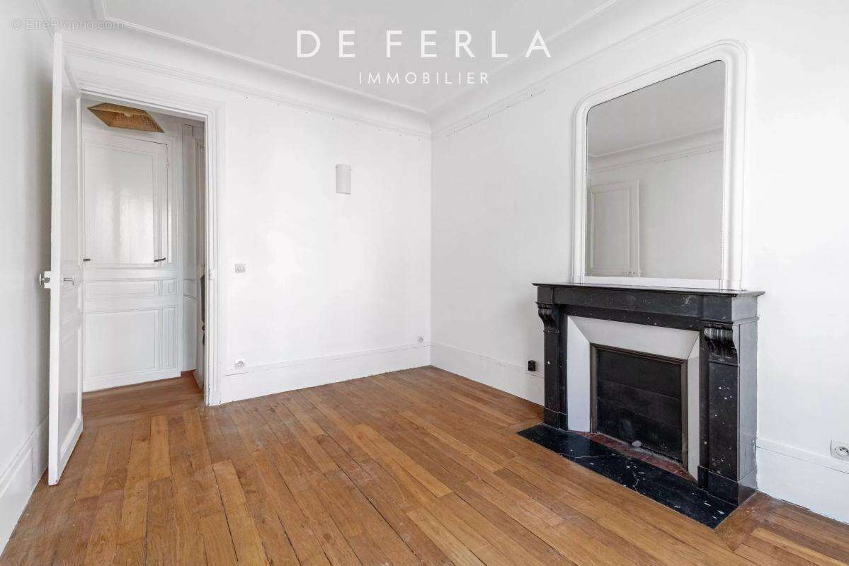 Appartement à PARIS-14E