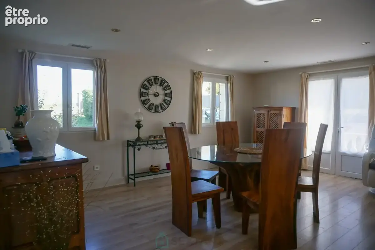 Charmante villa de plain-pied, construite en 2011 avec sous sol. - photo 7