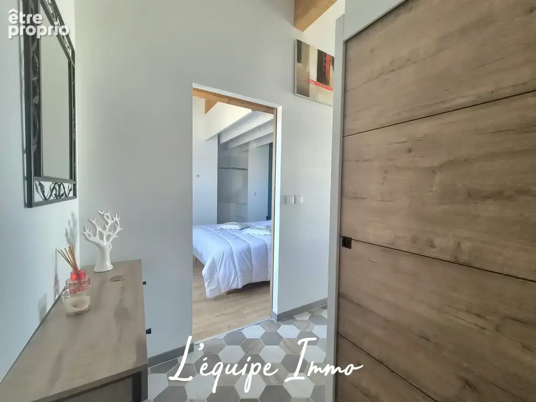 Villa récente de plain-pied comprenant 3 chambres avec piscine chauffée et T2 indépendant - photo 12