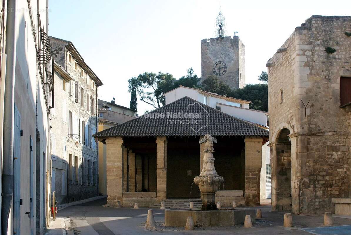 Appartement à PERNES-LES-FONTAINES