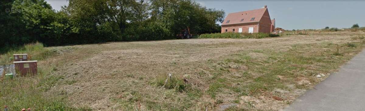 Terrain à RESSONS-SUR-MATZ