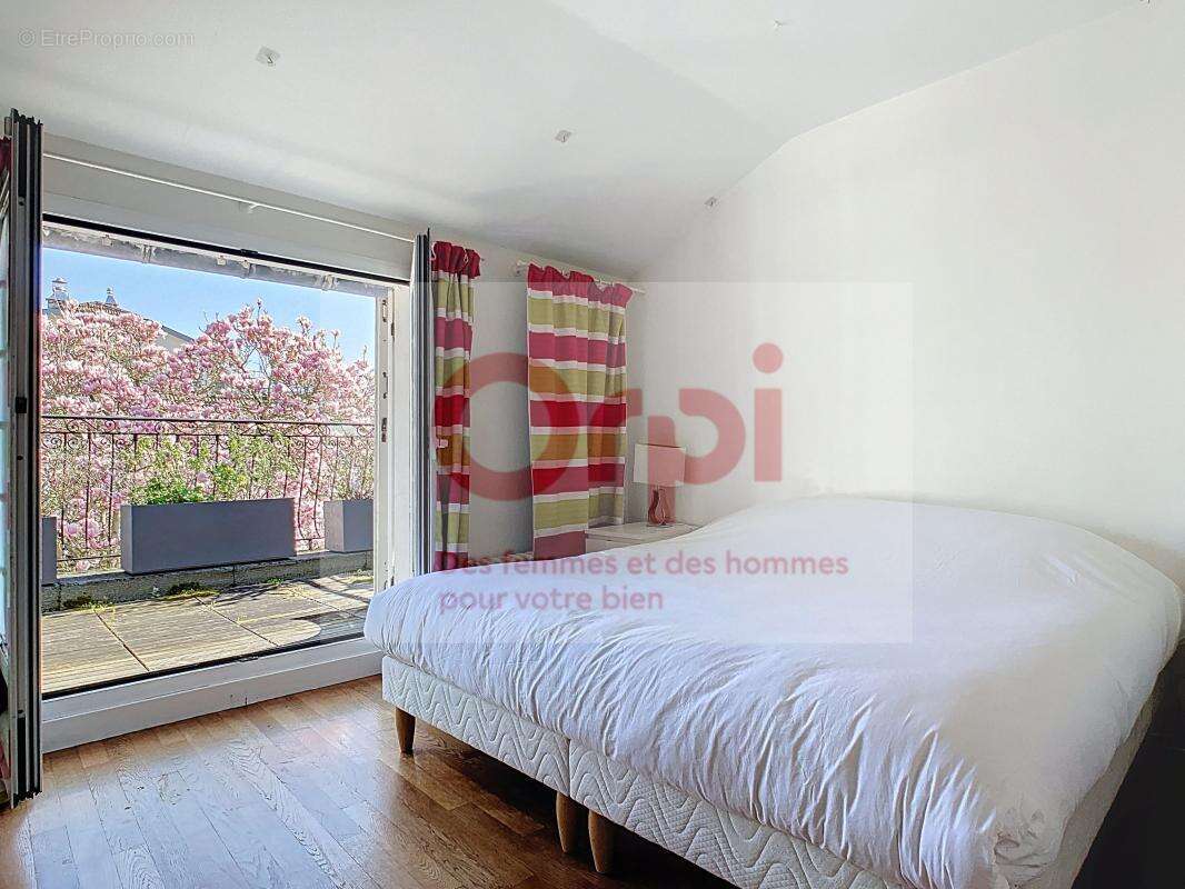 Maison à ISSY-LES-MOULINEAUX