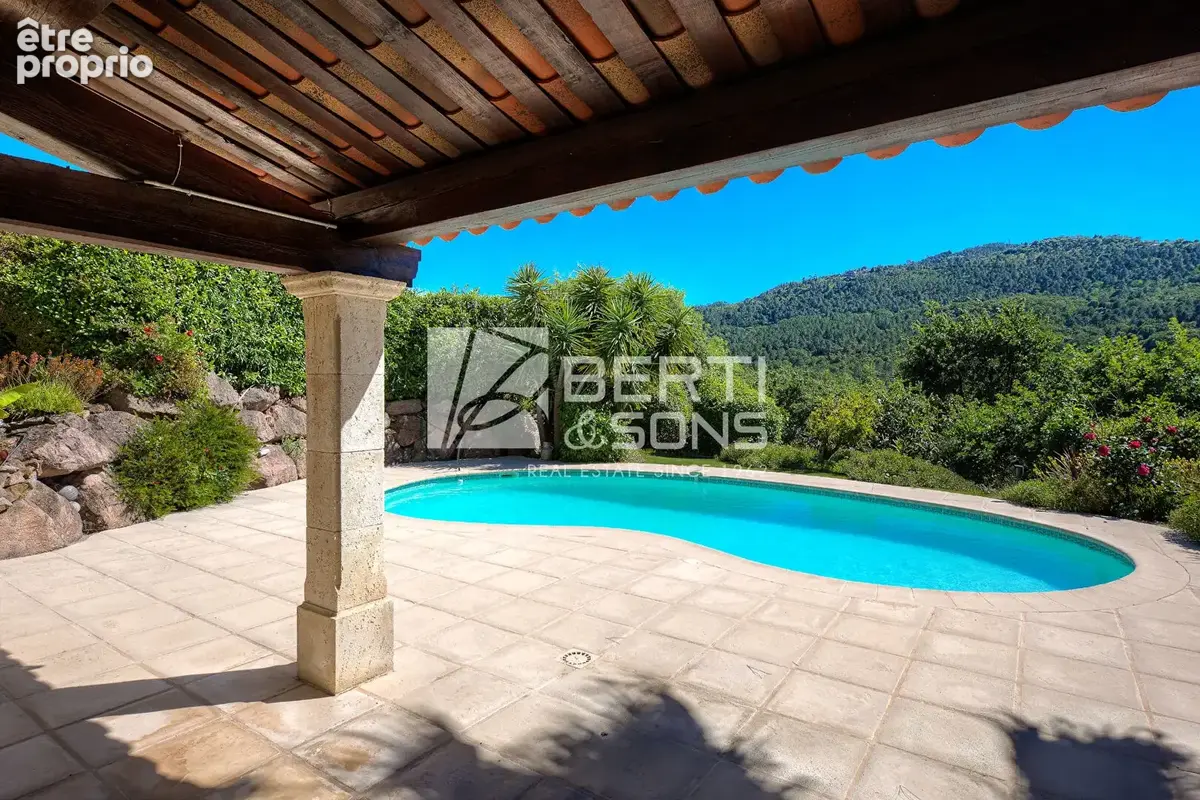 LES ADRETS DE L'ESTEREL - Très belle Villa provençale avec vue panoramique en très bon état - photo 14