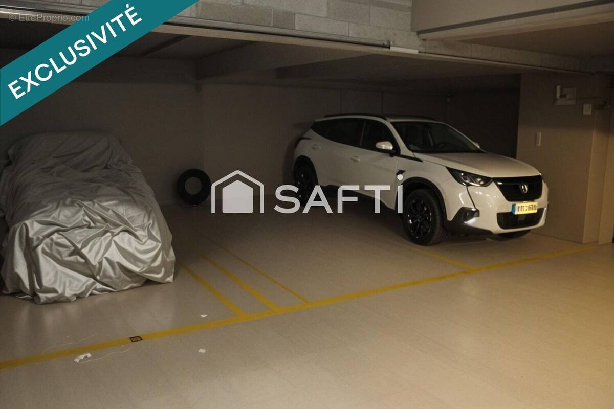 Photo 1 - Parking à PARIS-16E