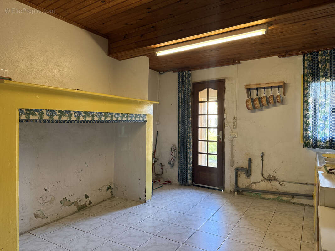 Maison avec jardin dans le centre de Gondrin - photo 5