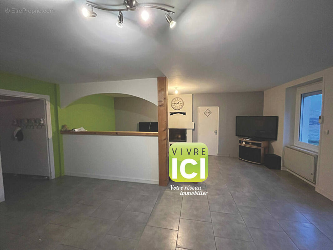 Maison à SAINT-JULIEN-DE-CONCELLES