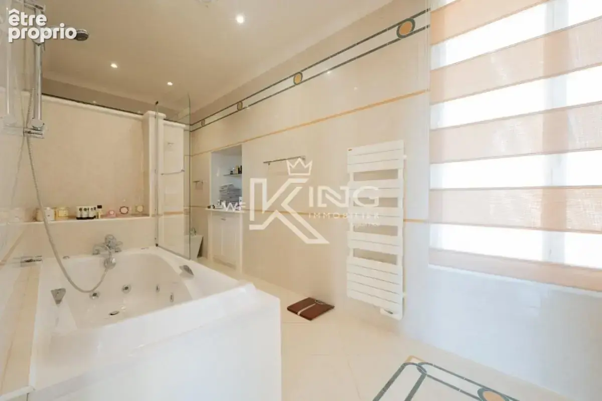 Saint Raphael appartement de prestige de 295 m² avec accès privé par ascenseur. pleine vue mer et triple garages - photo 11