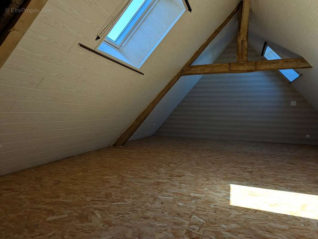 Appartement à CHAILLAC