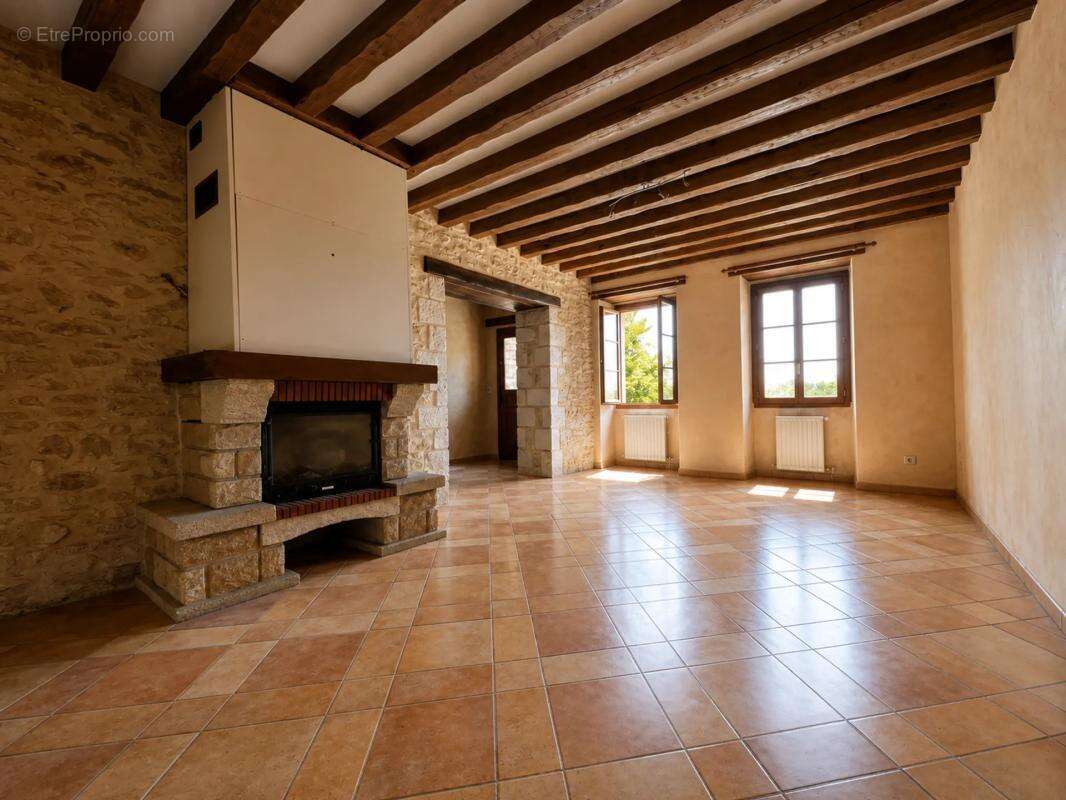 Ancien corps de ferme - 131 m2 sur 7400m² - Perche en Nocé - photo 3