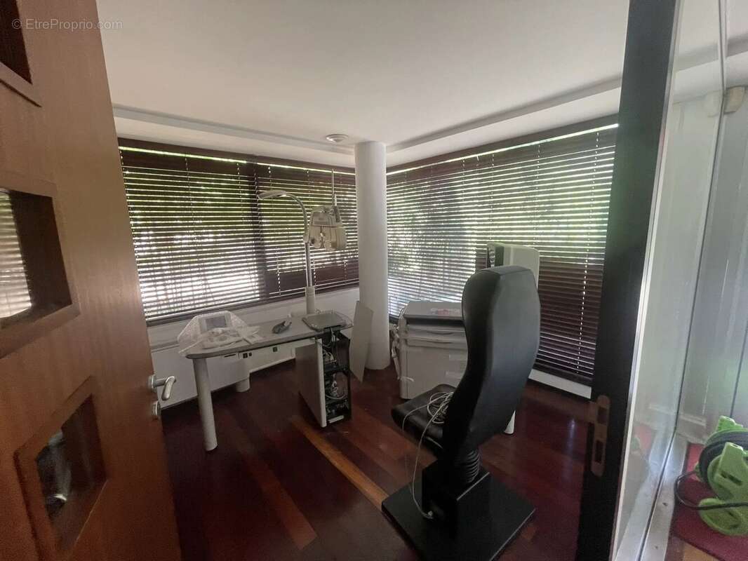 Cannes californie 320 m2 murs libres atypique local commercial ou professionnel 320 m2 prestigieux à cannes-quartier californie - photo 28