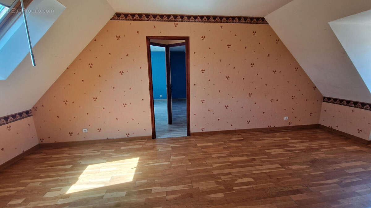 MAINTENON et NOGENT LE ROI : Maison traditionnelle de 5 chambres - photo 9