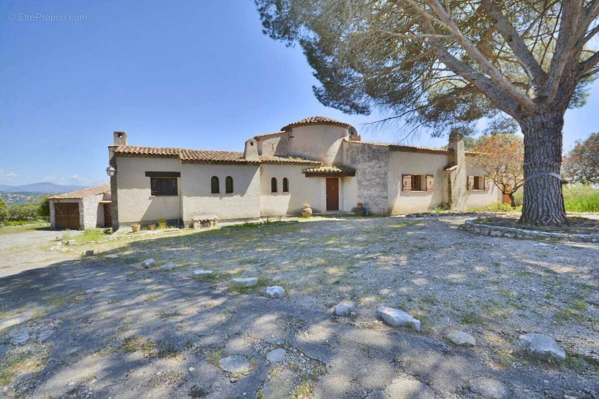 Maison à ROQUEFORT-LES-PINS