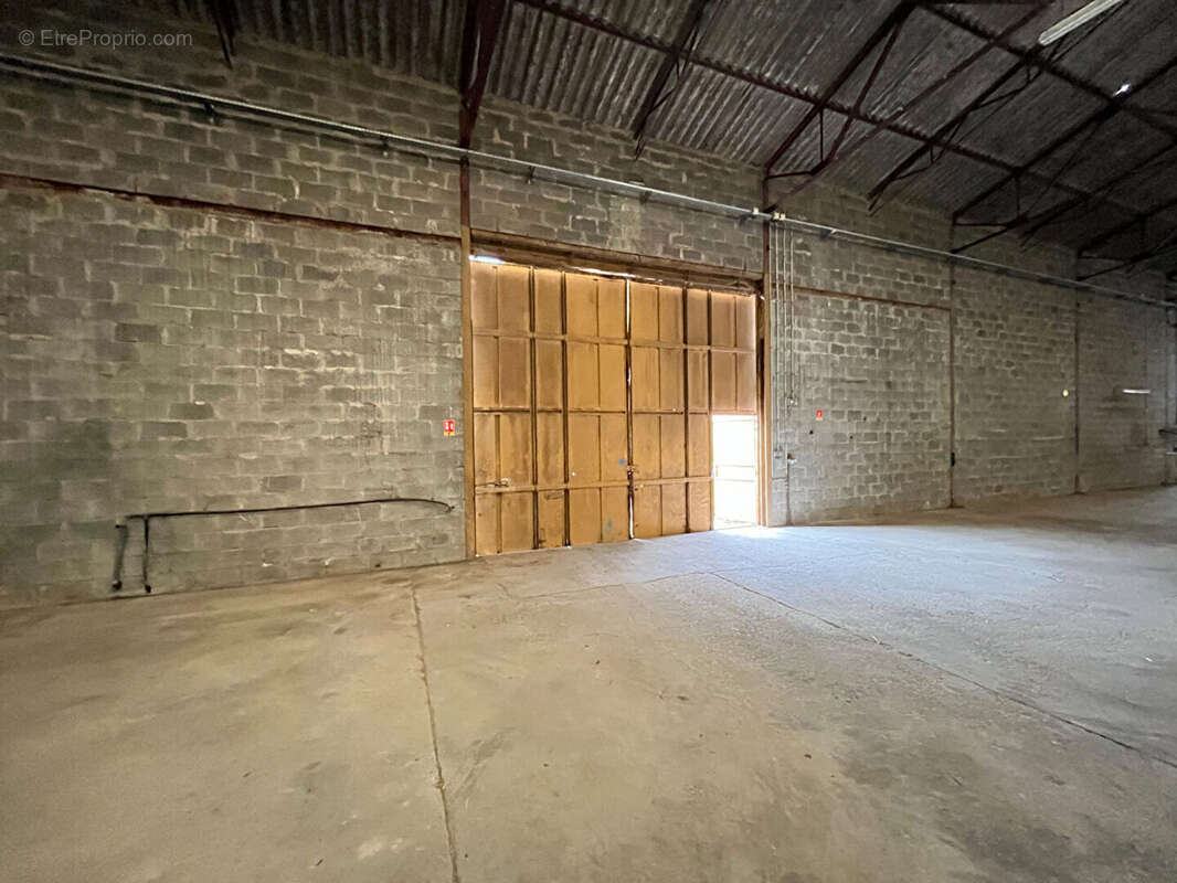 Commerce à CERCY-LA-TOUR