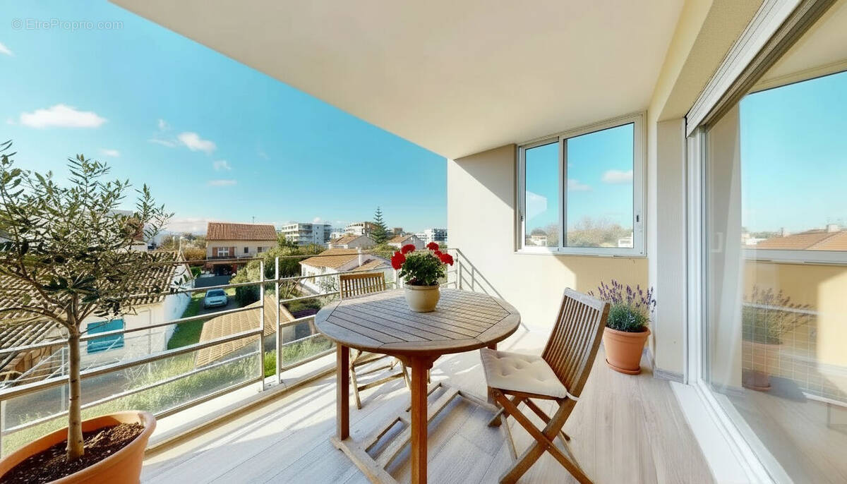 Appartement à FREJUS