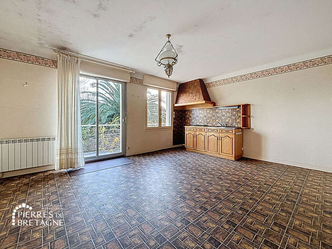 Maison à PLOUGONVELIN