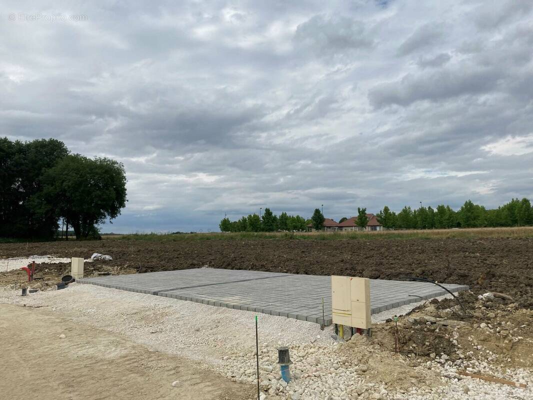 Terrain à LE CHATELET-EN-BRIE
