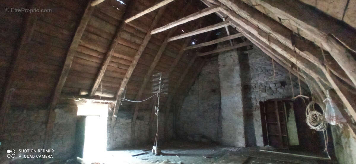 Maison à SAINT-SAUVES-D'AUVERGNE