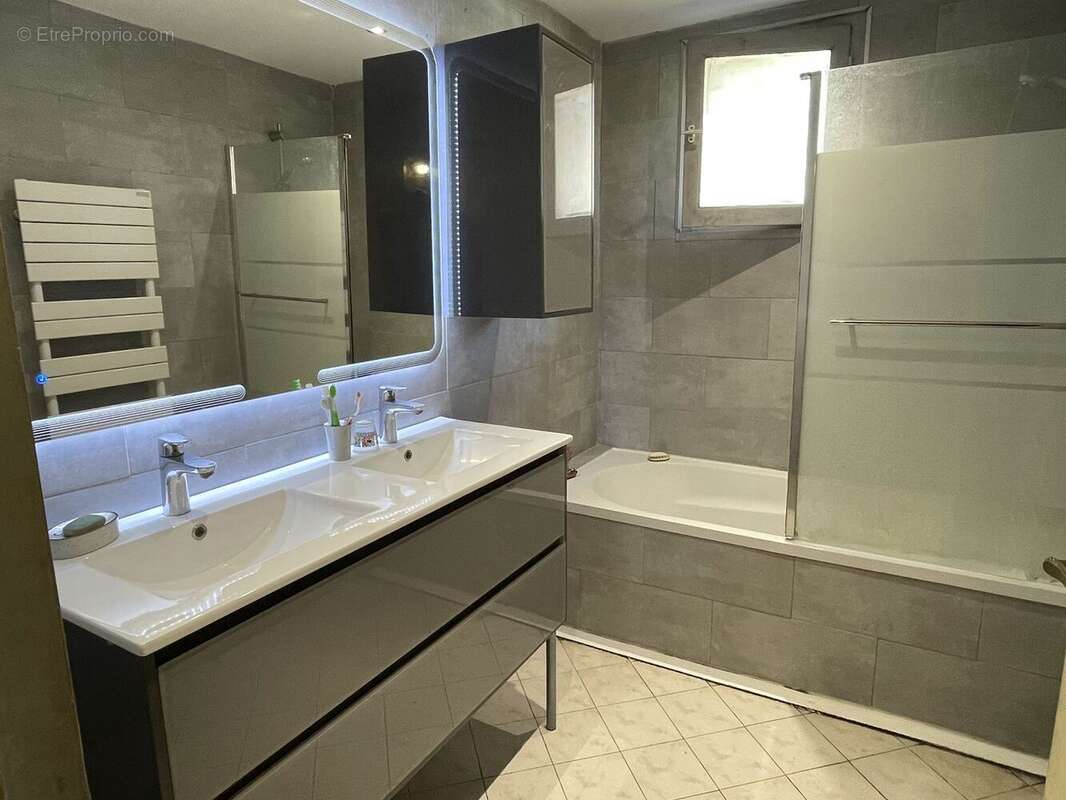 Maison à VILLEFONTAINE