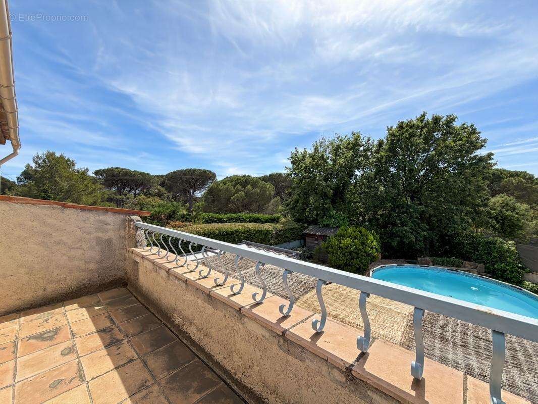 Maison à PUGET-SUR-ARGENS