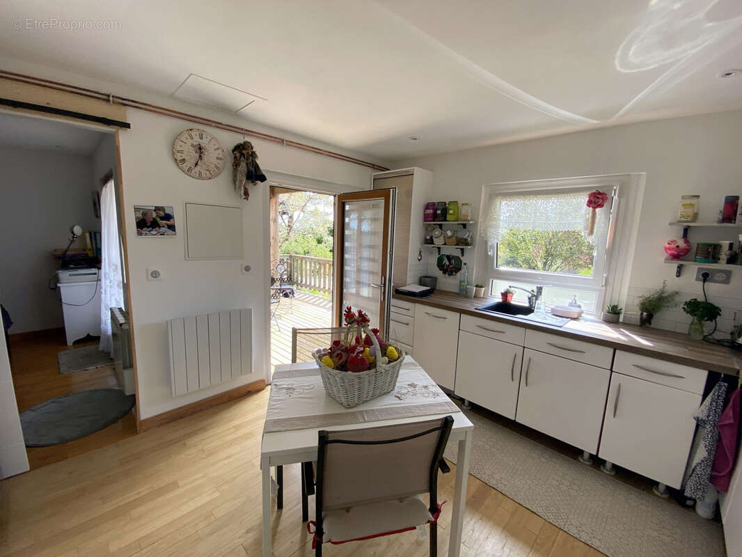 Maison à CRAPONNE-SUR-ARZON