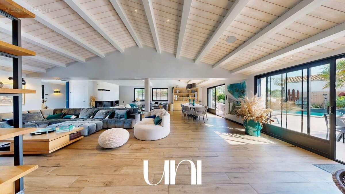 Maison 5 pièces de 277 m2 avec piscine et dépendance - Le-Bois-Plage-en-Ré - photo 15