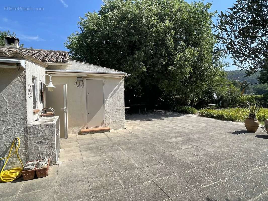 Maison à FIGANIERES