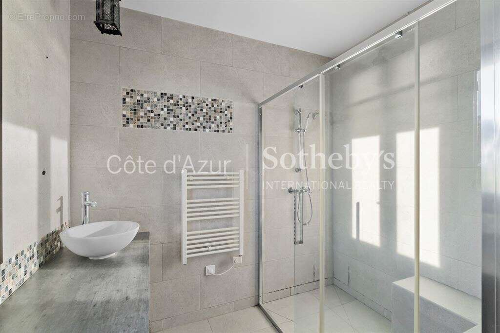 Maison à MANDELIEU-LA-NAPOULE