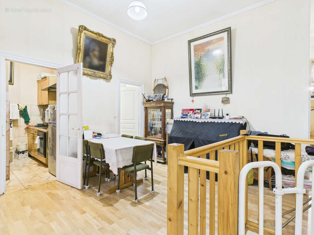 Appartement à PARIS-17E