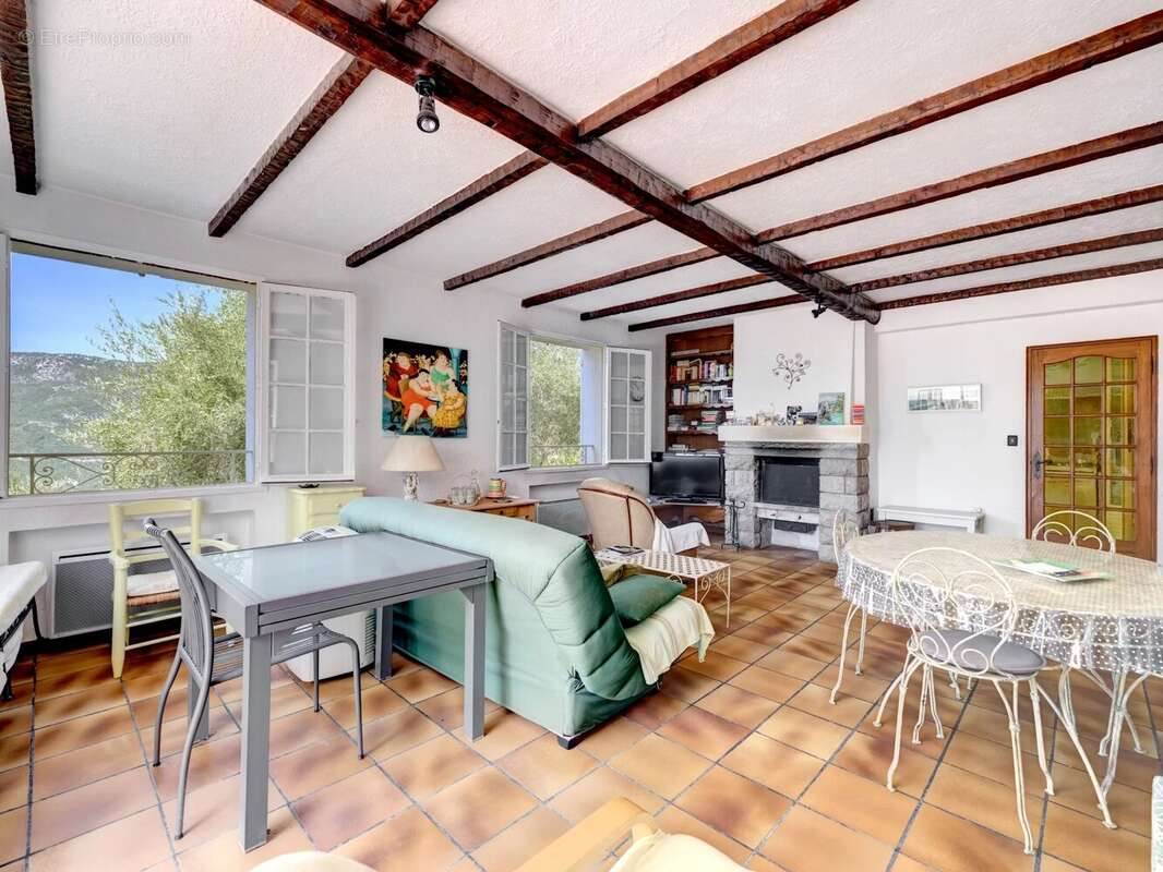 CONTES Maison avec piscine, garage et fort potentiel locatif – calme absolu proche Castellar - photo 17