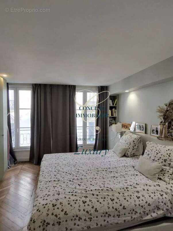 Appartement à PARIS-2E